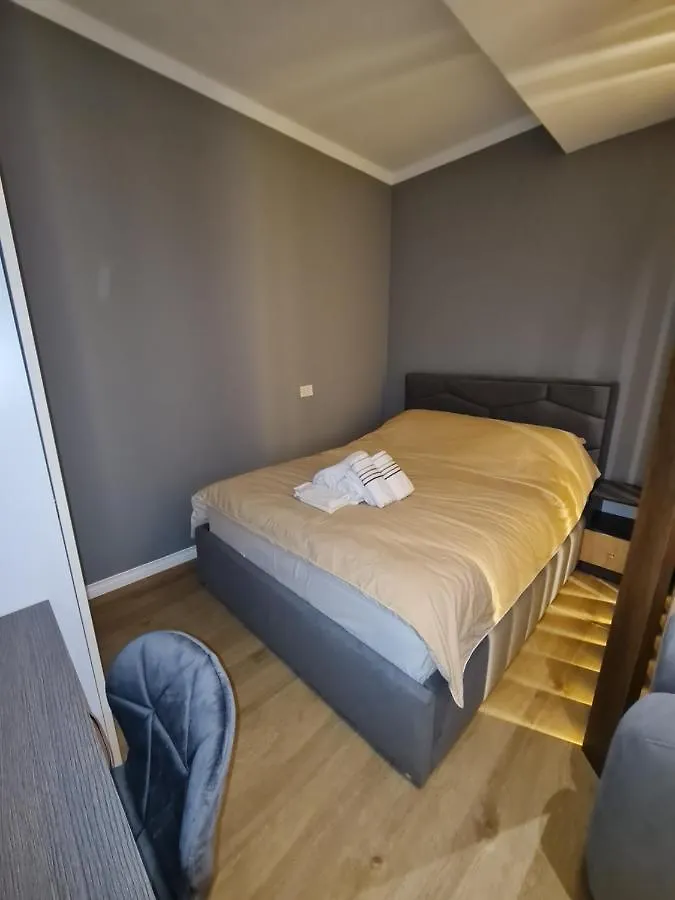 Sunny Apartment - Blloku Tirana, Near Lake Albania